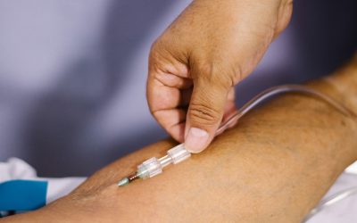 Cómo prevenir la salida accidental del catéter PICC