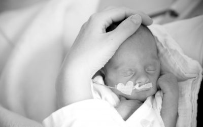 Nutrition entérale chez le nouveau-né : analyse des preuves scientifiques sur les méthodes d’alimentation